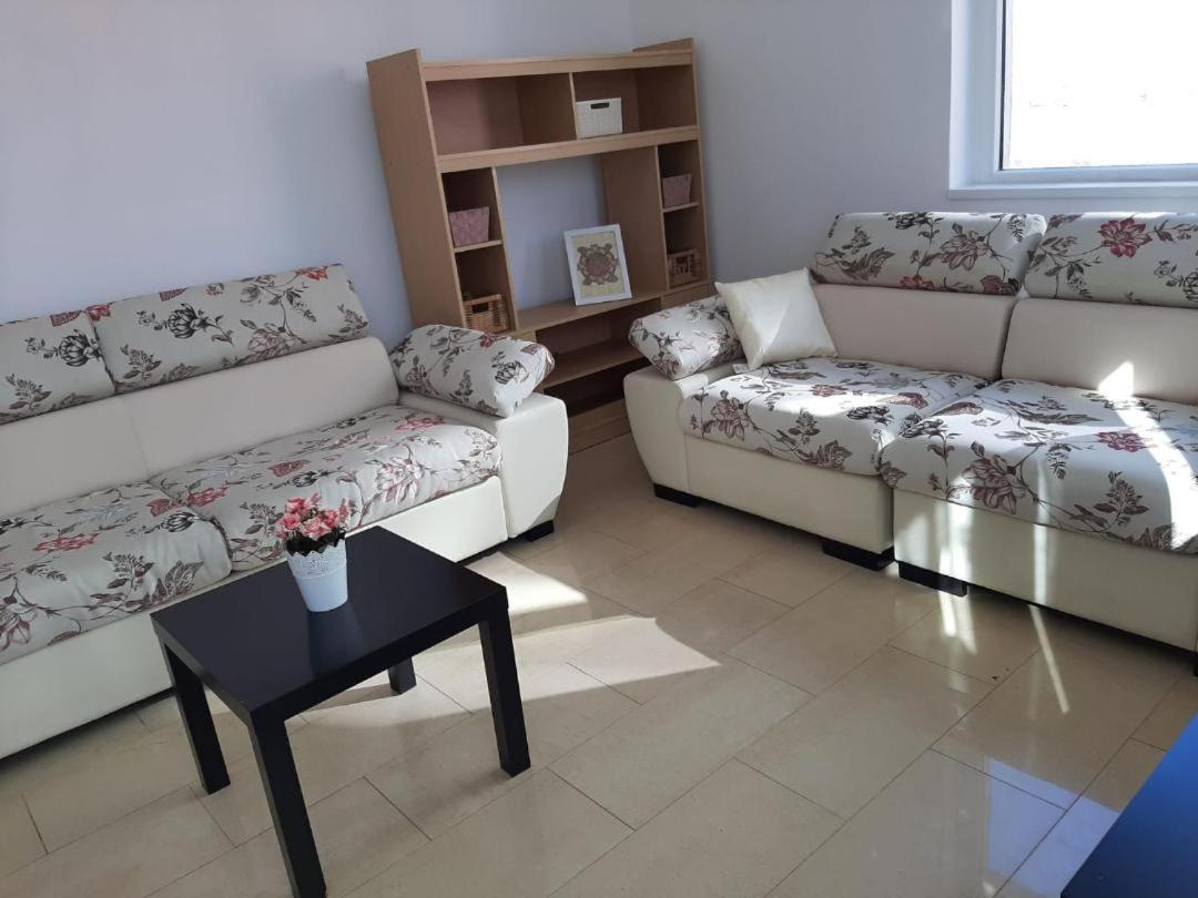 Arad Chic Apartament Uta المظهر الخارجي الصورة